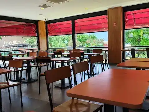 Burger King - Güllerpınar Mahallesi Şubesi