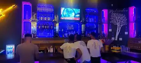 Deja vu bar