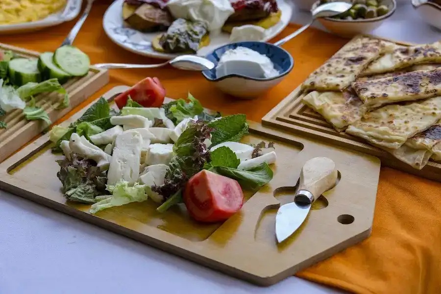 Hollywood Ten11 Restaurant | Steak & Seafood & Turkish Kebab House fotoğraf 2