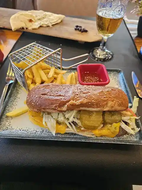 Hollywood Ten11 Restaurant | Steak & Seafood & Turkish Kebab House fotoğraf 3