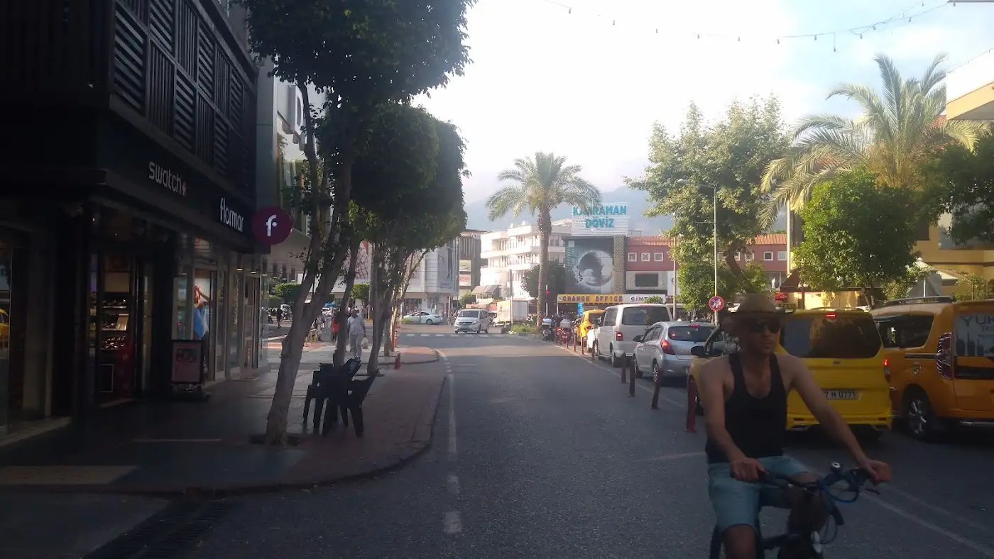 KÜBRA AKATAY BEAUTY & AESTHETIC VIP CENTER