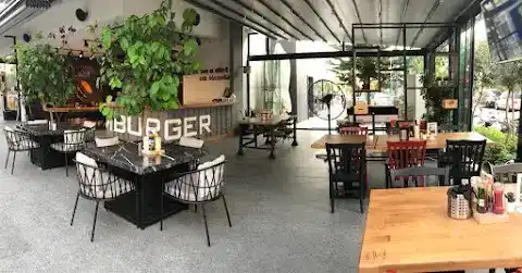 Meet’n Corner Burger