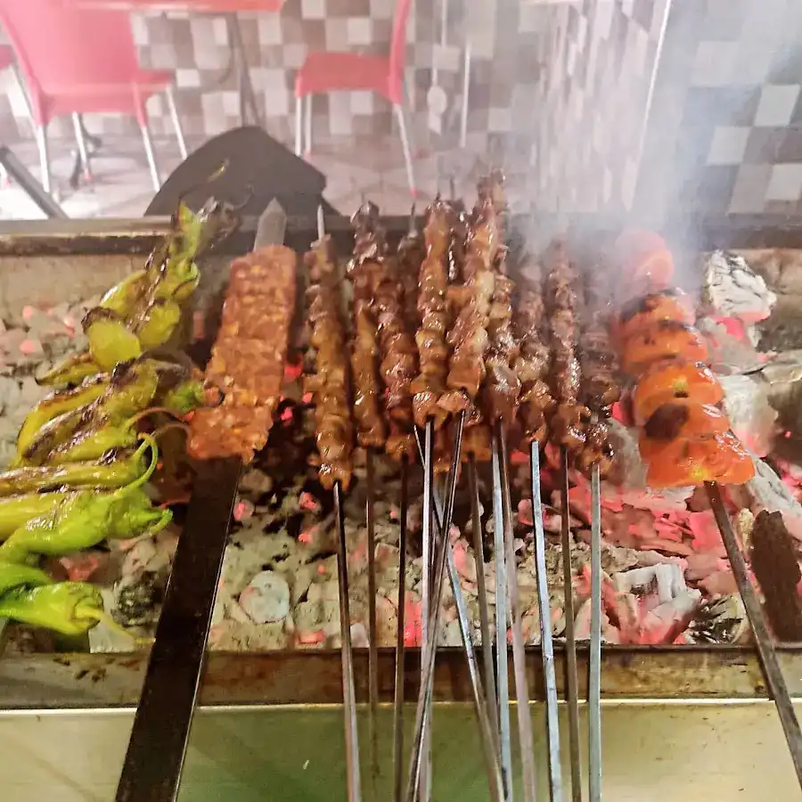 Sayan Kardeşler Döner & Kebap 2 fotoğraf 2