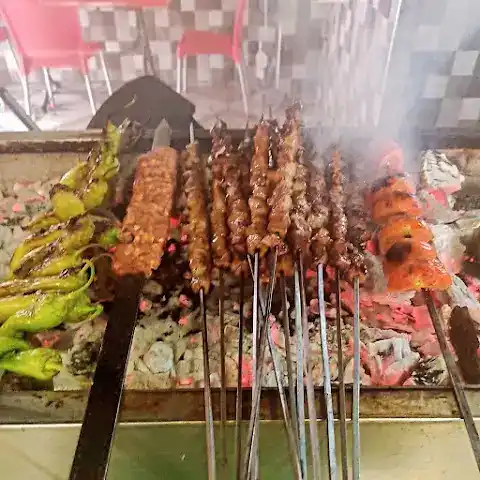 Sayan Kardeşler Döner & Kebap 2 fotoğraf 2