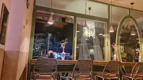 SMAK Cafe & Eatery
