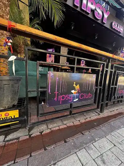 Tipsy club