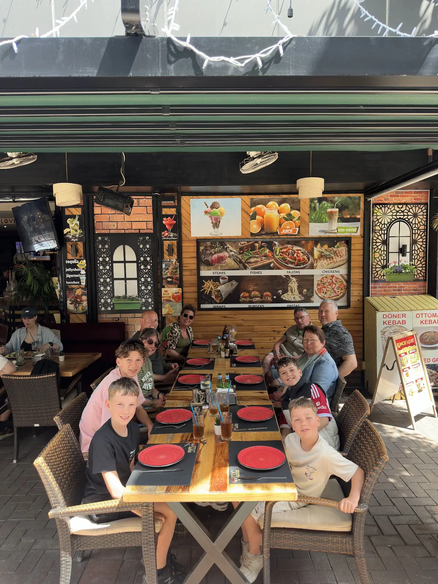 Tlc Restoran fotoğraf 2