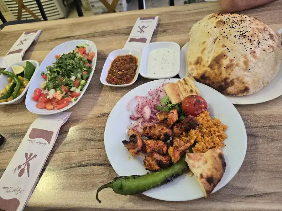 Demre ipek Restaurant Izgara Pide Lahmacun Et Döner Sulu Yemek fotoğraf 3