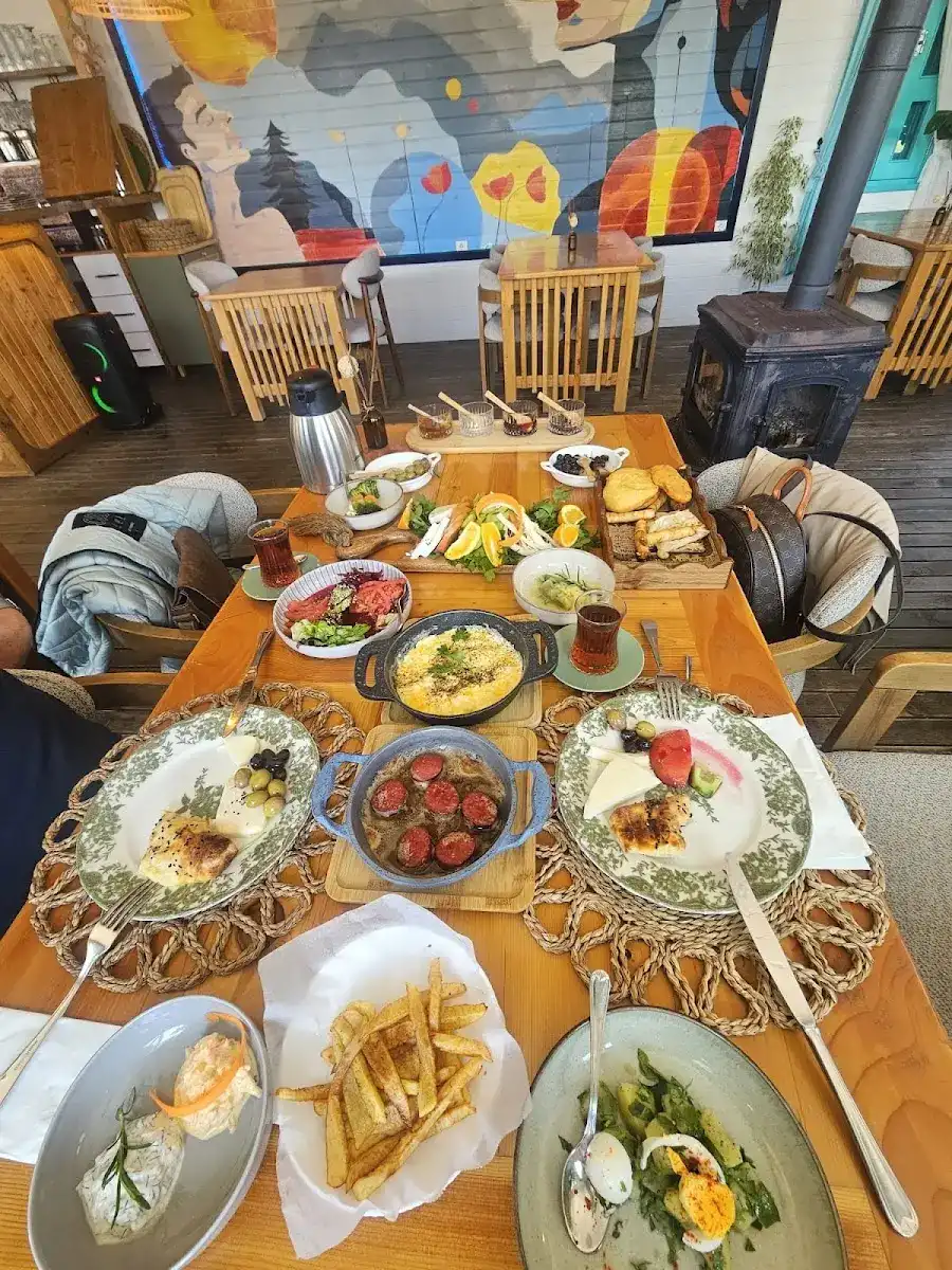 Flora Cafe & Restaurant fotoğraf 3