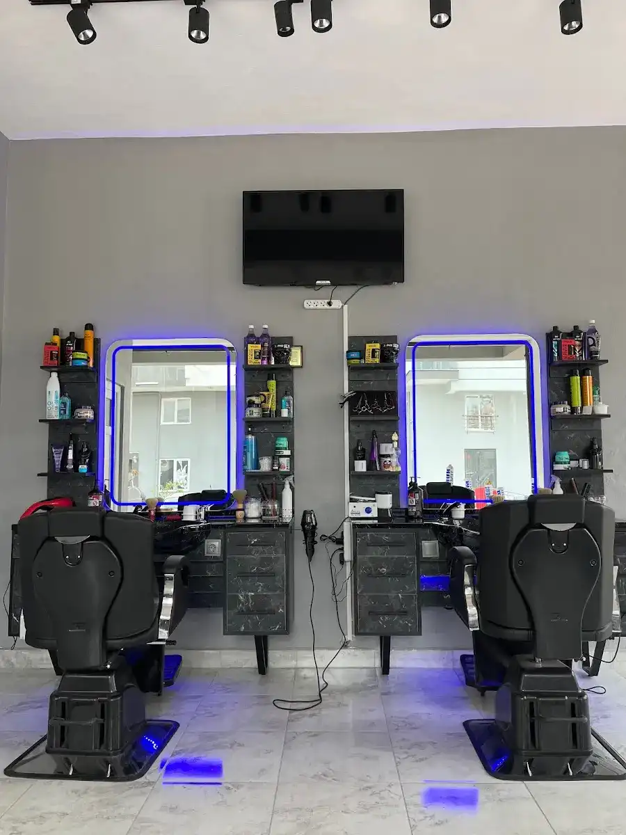 İSA AKYALÇIN HAIR DESIGN fotoğraf 2