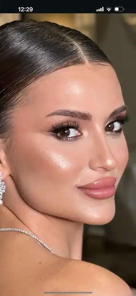 ÖZGE AKKUŞ BEAUTY - MAKEUP STUDİO- SPA -KUAFÖR