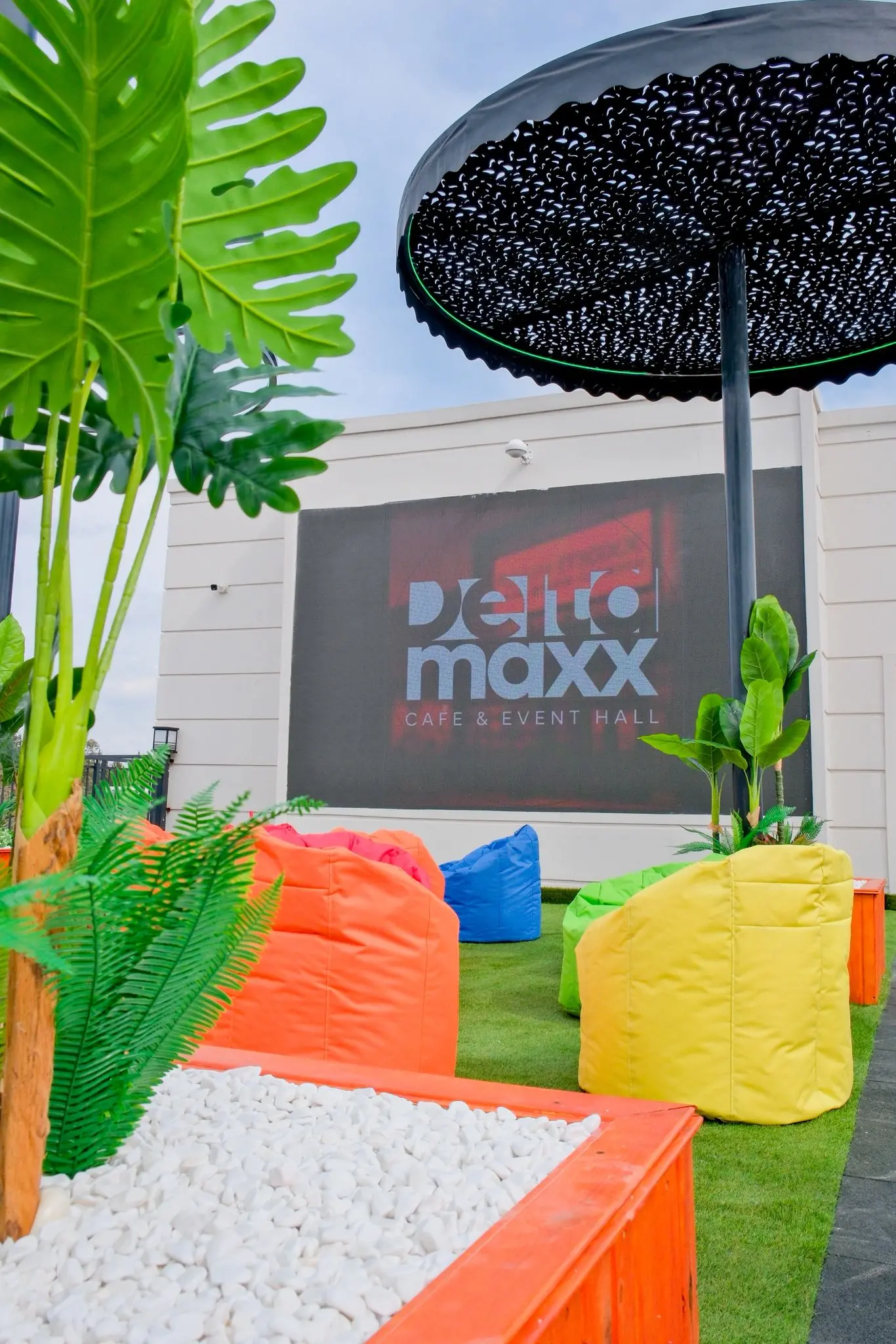 Delta Maxx Cafe