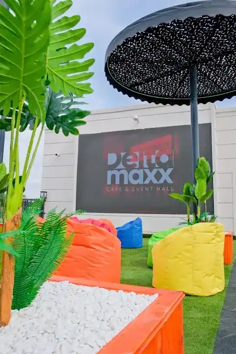 Delta Maxx Cafe