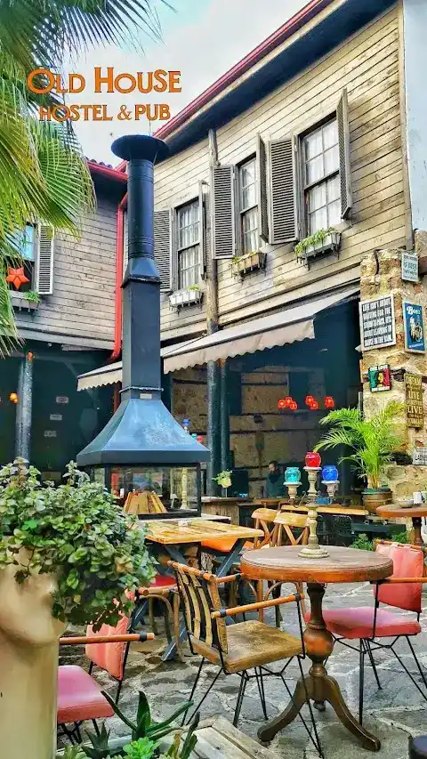 Old House Pub & Butik Hotels & Muratpaşa Pub & Cocktail Bar