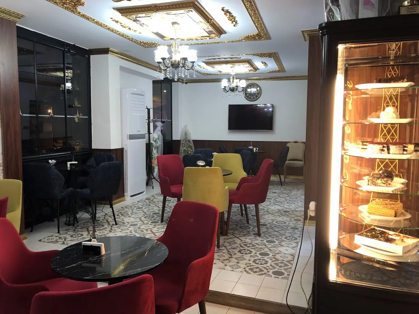Cafe Le Paris
