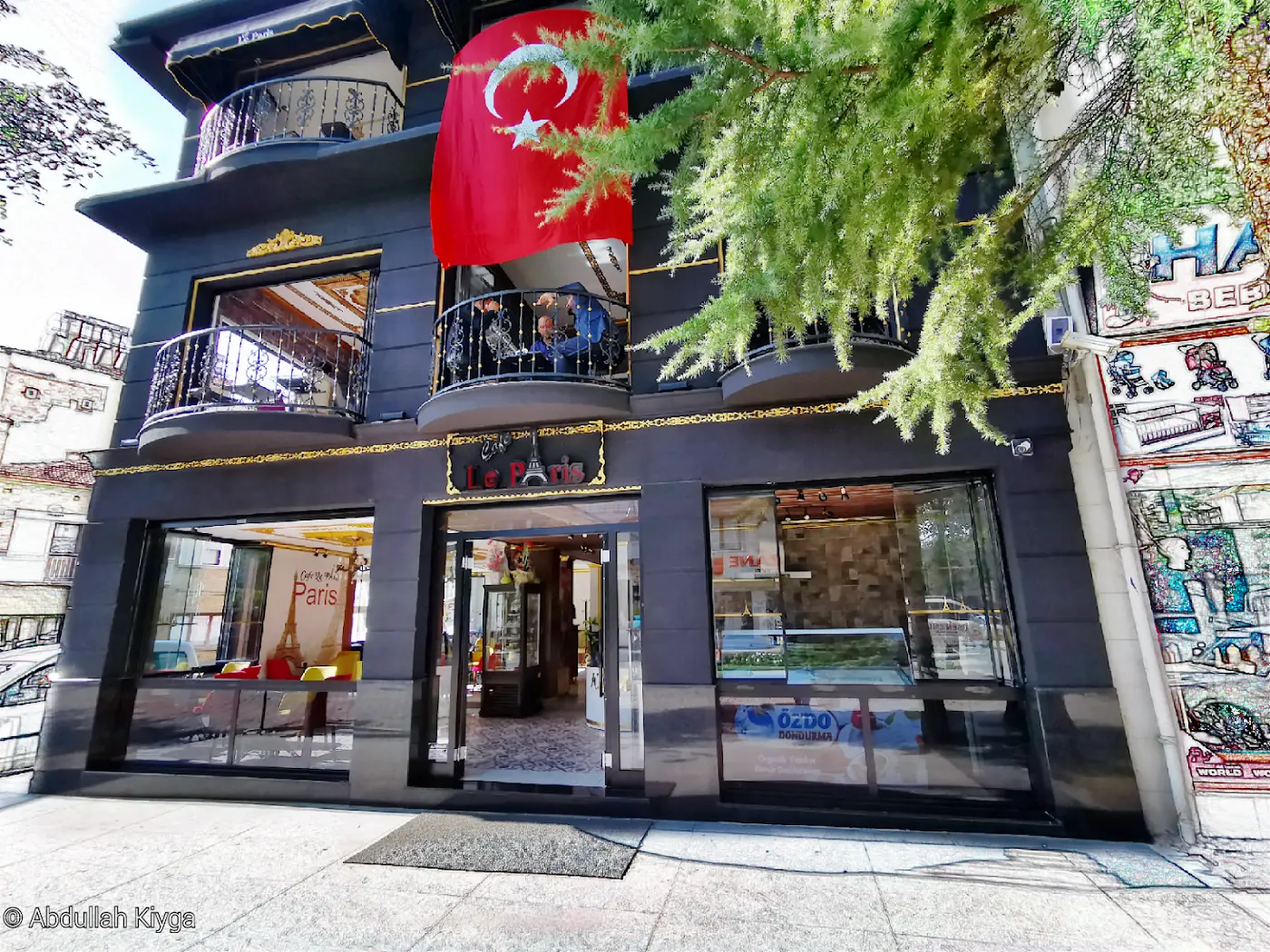 Elmalı Cafe Le Paris