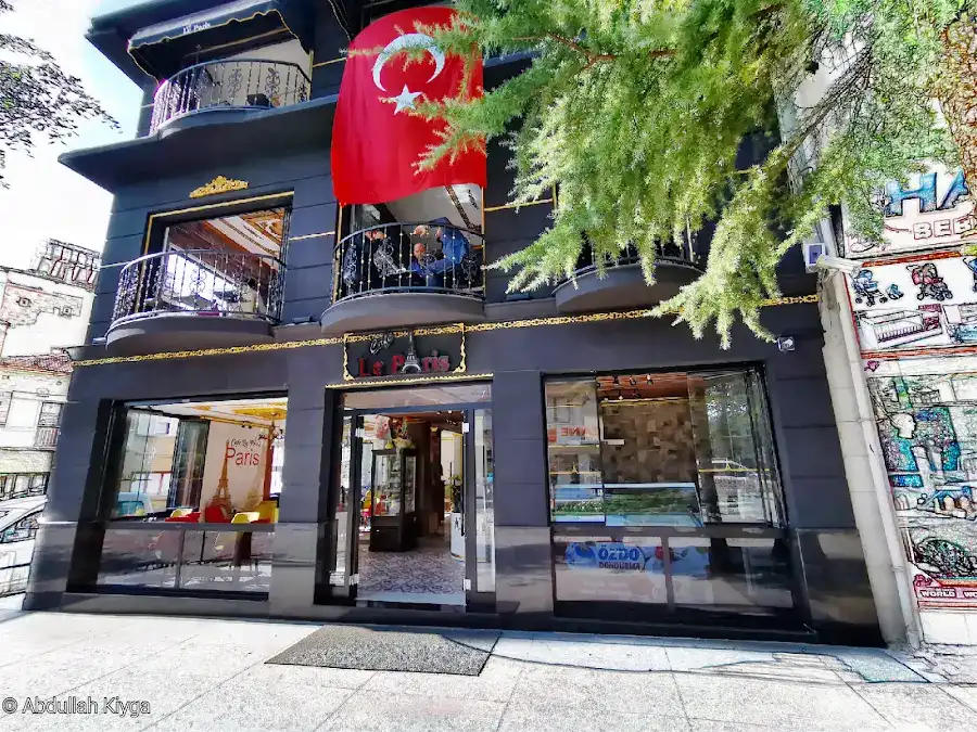 Elmalı Cafe Le Paris