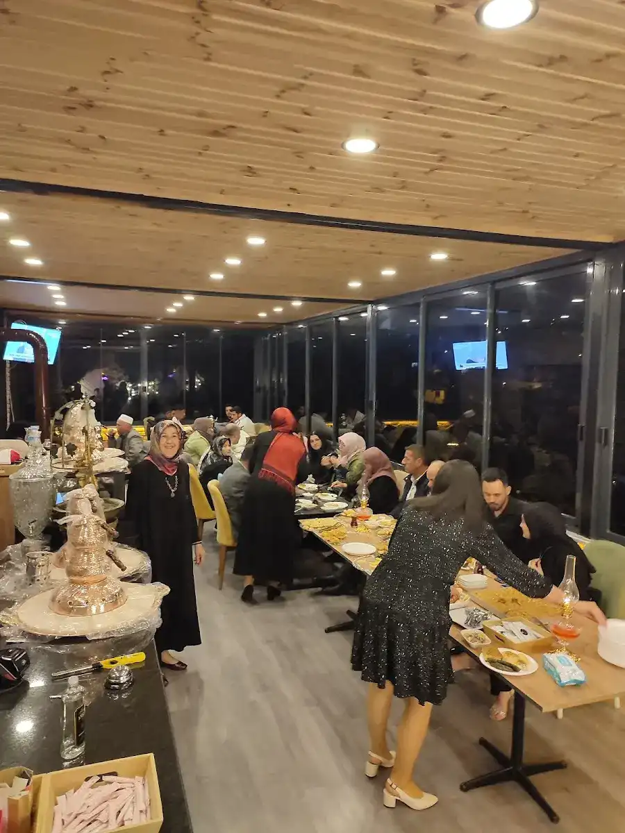 Teras cafe ve Kahvaltı sarayı. Teras elmali.
