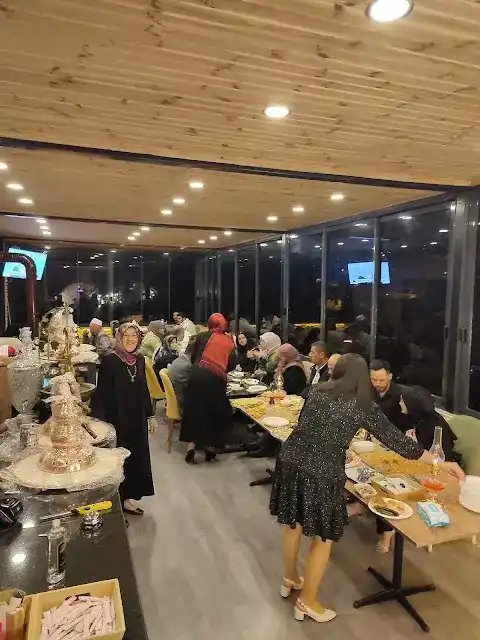 Teras cafe ve Kahvaltı sarayı. Teras elmali.