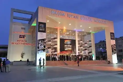 Antalya Devlet Tiyatrosu Sahnesi