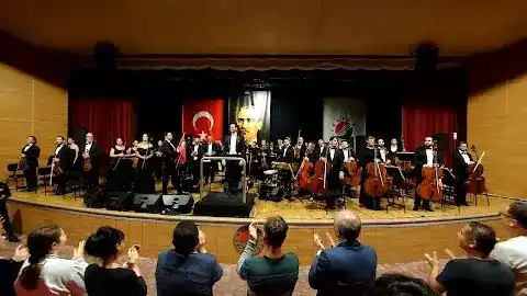 Erdem Bayazıt Kültür Merkezi