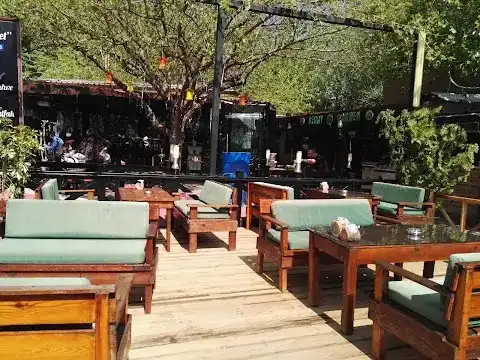 BERRY GARDEN CAFE & BISTRO