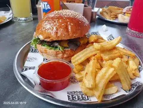 GECE BURGERcisi fotoğraf 3