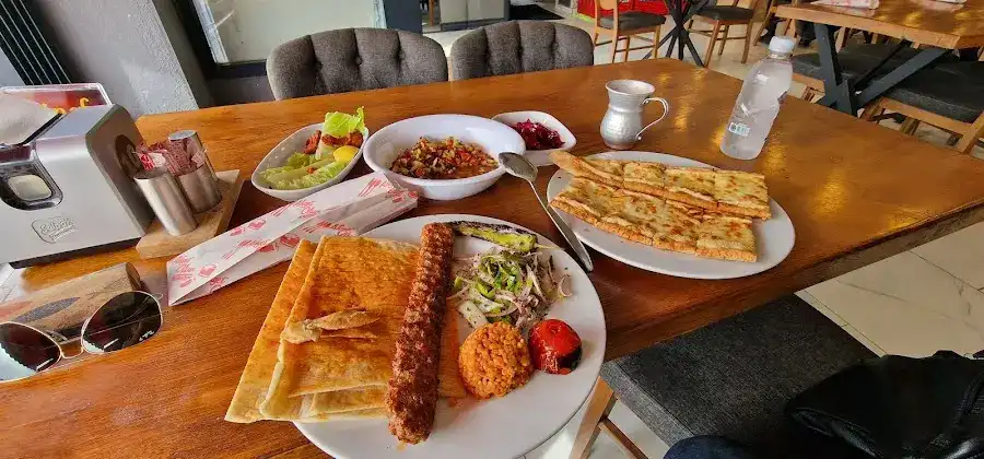 Harran Gurme Kebap & Pide & Lahmacun fotoğraf 3