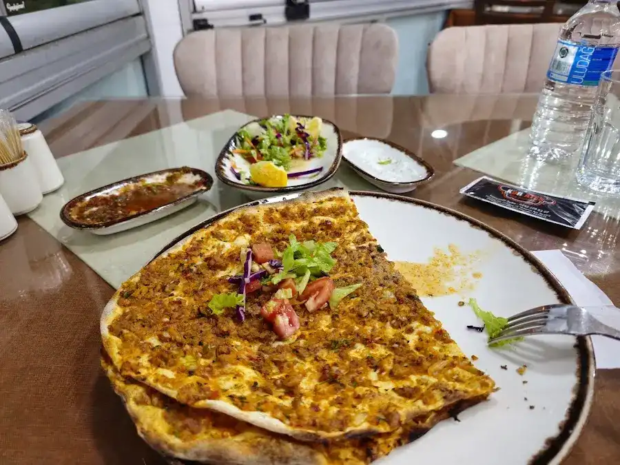 Kebapçı Rıdvan Kor Ateş Restaurant - Pide Kebap Lahmacun - Konyaaltı fotoğraf 2