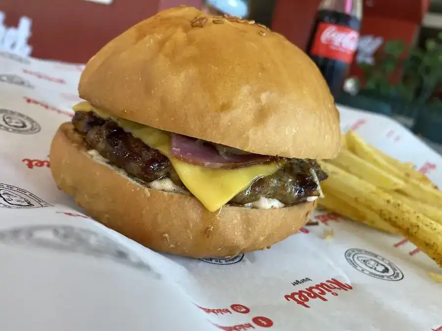 Kricket Burger fotoğraf 3