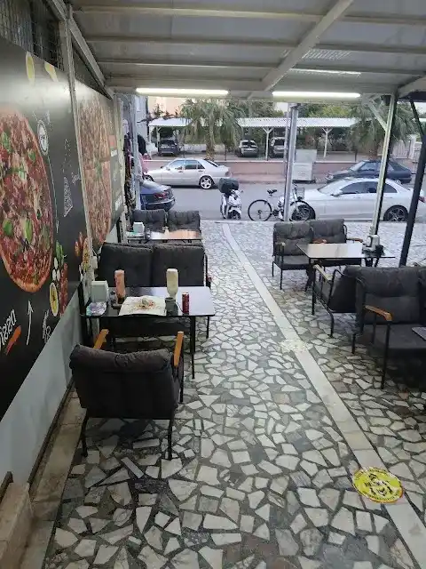 Usta Pizza & Burger