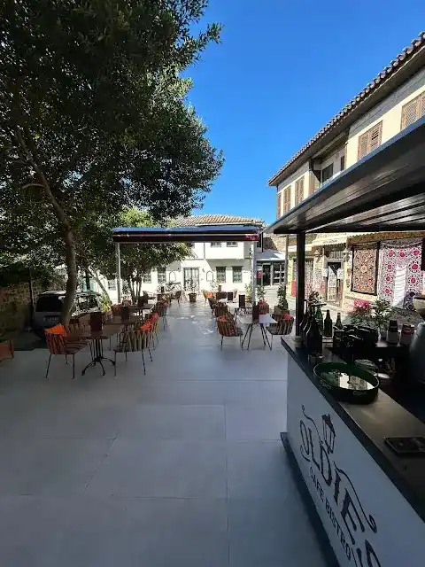 Oldies Hotel & Restaurant