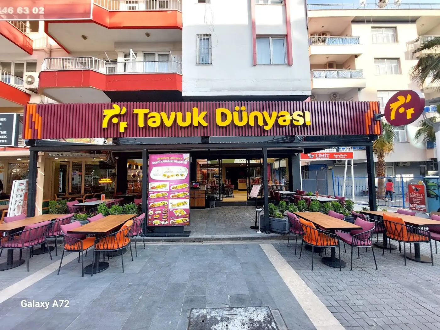 Tavuk Dünyası Serik Cadde