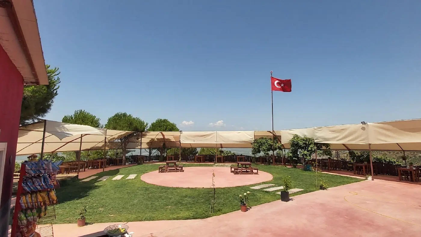 Göcer cafeterya restaurant kahvaltı bahcesi fotoğraf 3