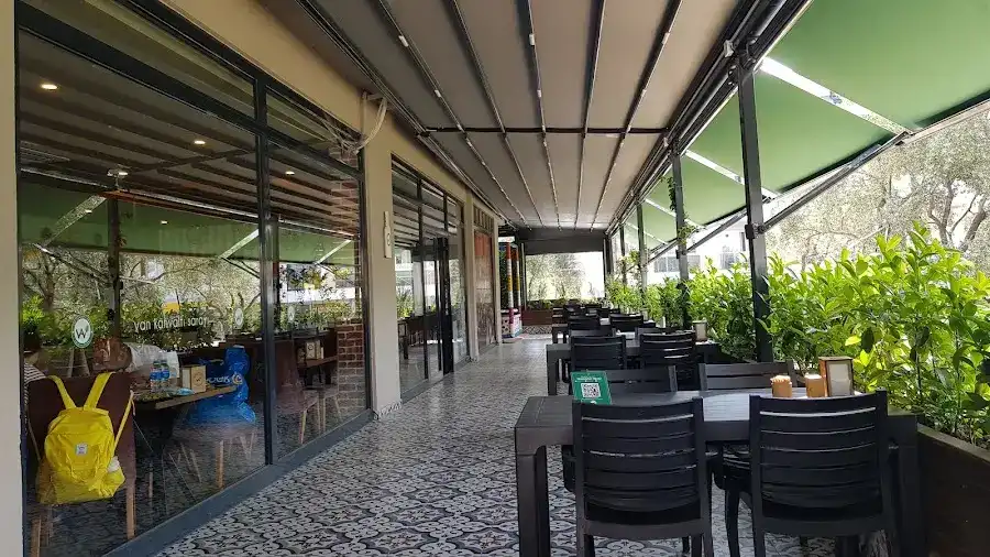 Van Konağı