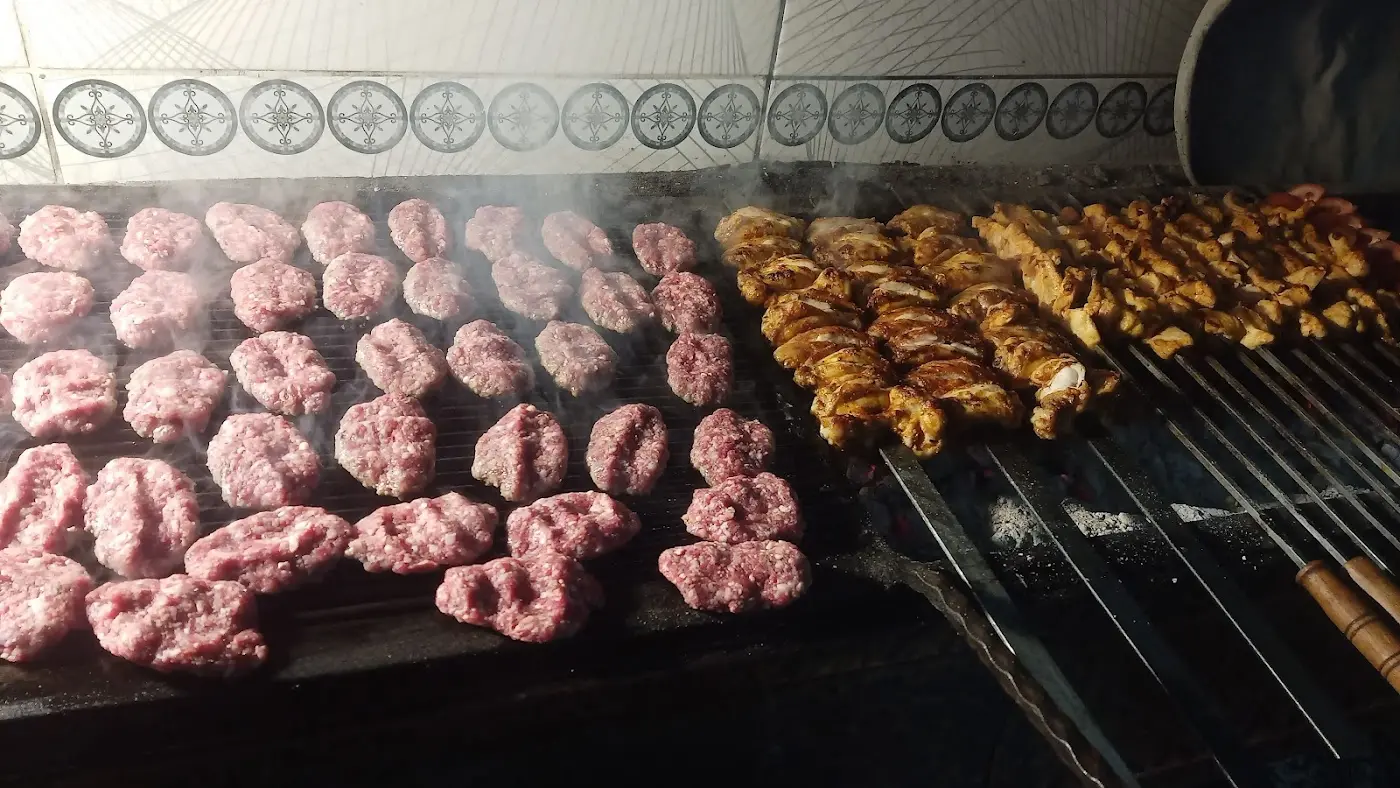 44 Mangal dünyası kilo ile pişmiş et ve tavuk mangal fotoğraf 2