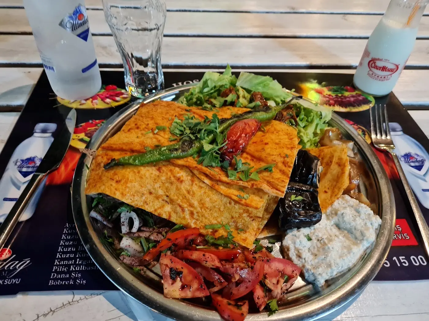 ALTI EYLÜL PİDE LAHMACUN DÖNER IZGARA SALONU fotoğraf 3