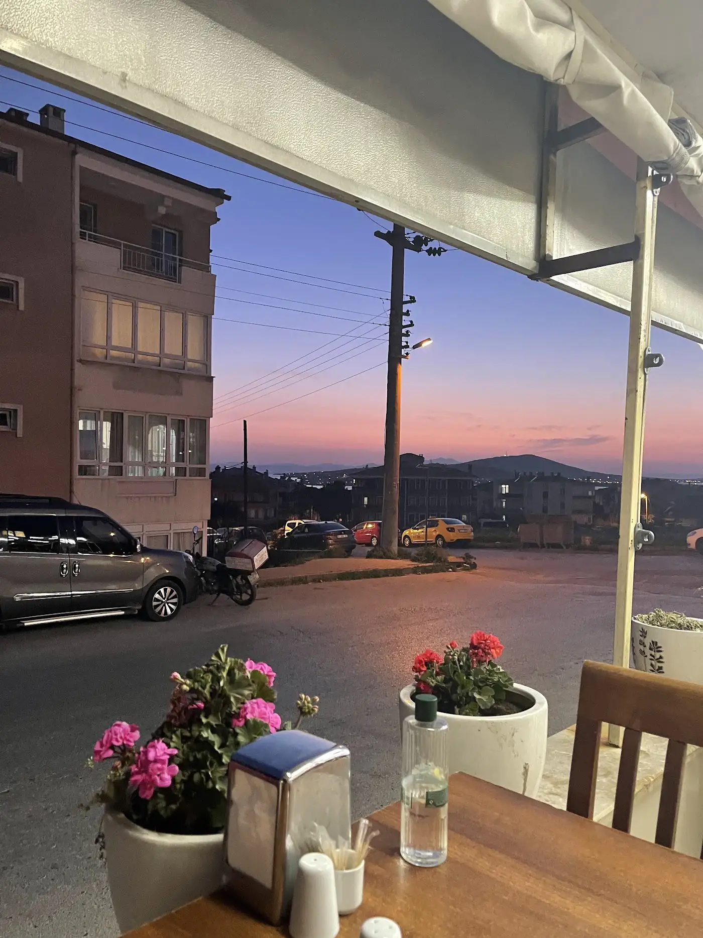 Armutçuk Lahmacun Pide Pizza Döner Salonu