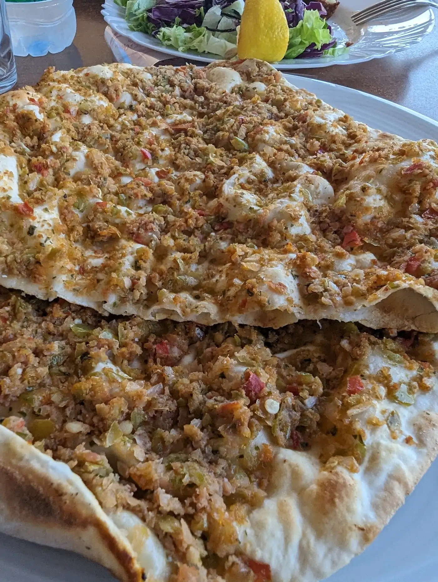 Armutçuk Lahmacun Pide Pizza Döner Salonu fotoğraf 2