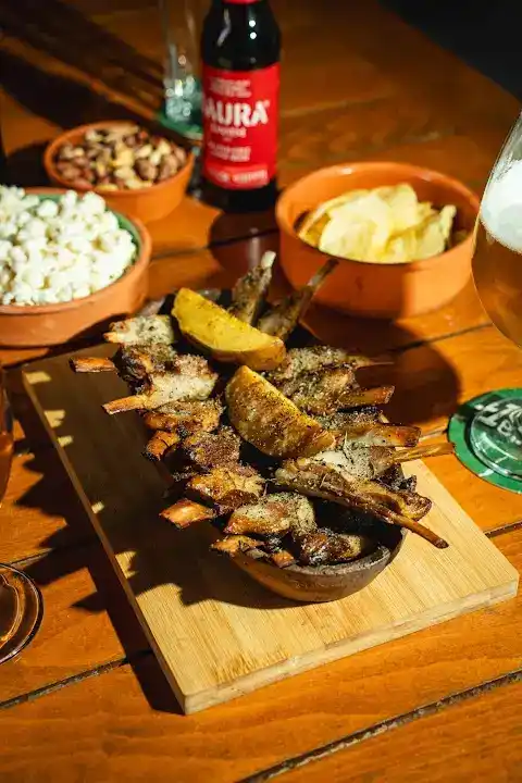 Ayvalık Bal Porsuğu Pub