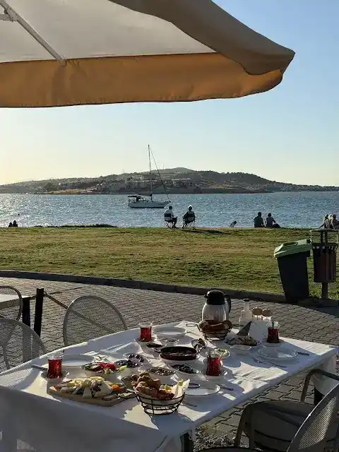 Esinti Ayvalık Cafe Kahvaltı Restoran