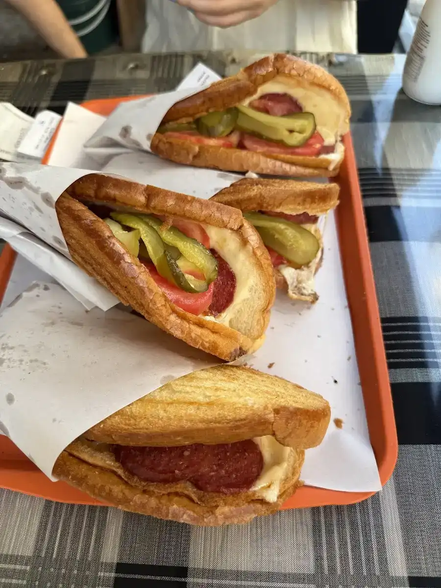 Hacıoğlu Aşkın Tost Evi fotoğraf 3