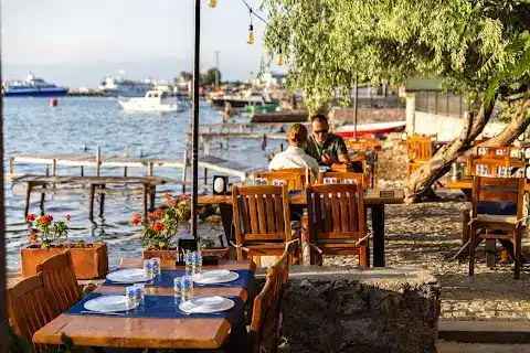 Komşu Meyhane