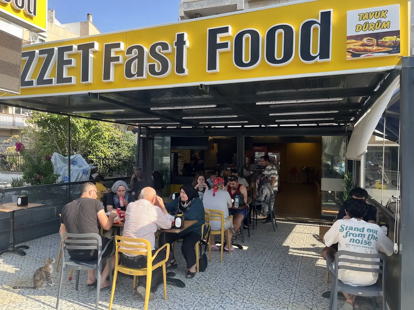 LEZZET FASTFOOD (tavuk dürüm, ayvalık tostu, hamburger…)