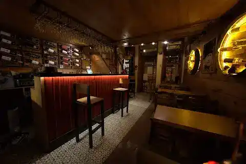 Mahzen Ayvalık Şarap Evi