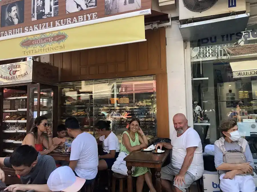 Peksimet Cafe Patisserie Dunya Mutfagi
