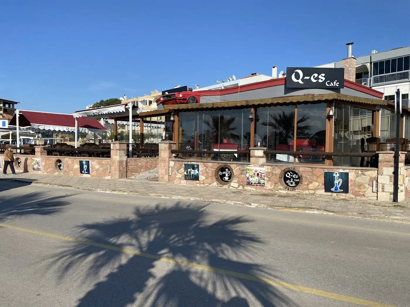 Q-es Cafe