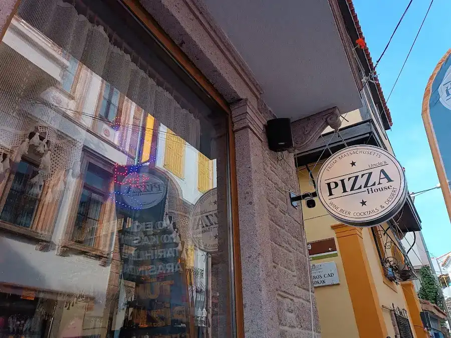 Uncle's Pizza House
