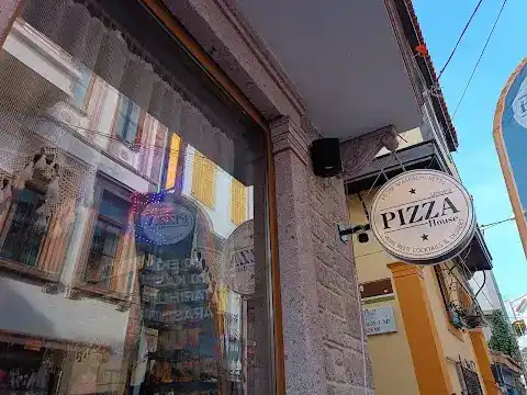 Uncle's Pizza House