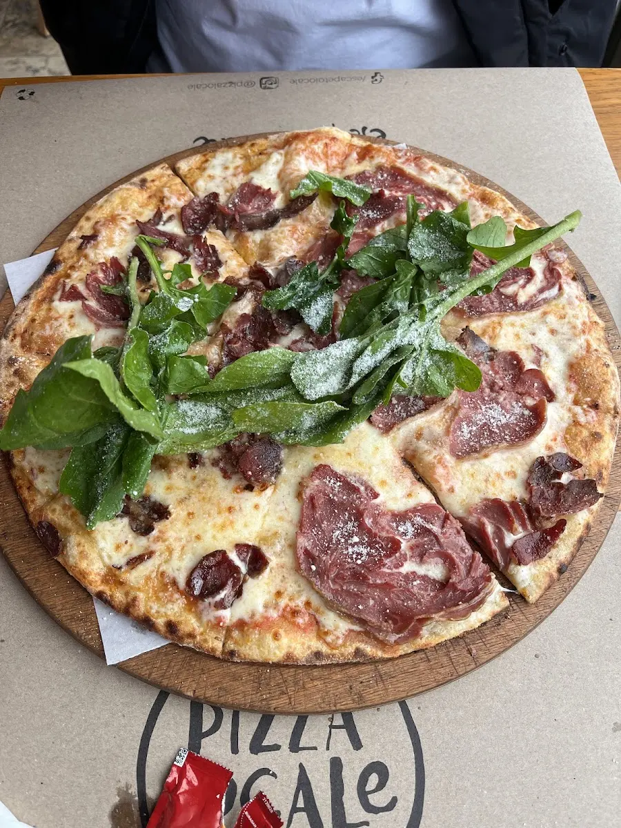 Pizza Locale fotoğraf 3
